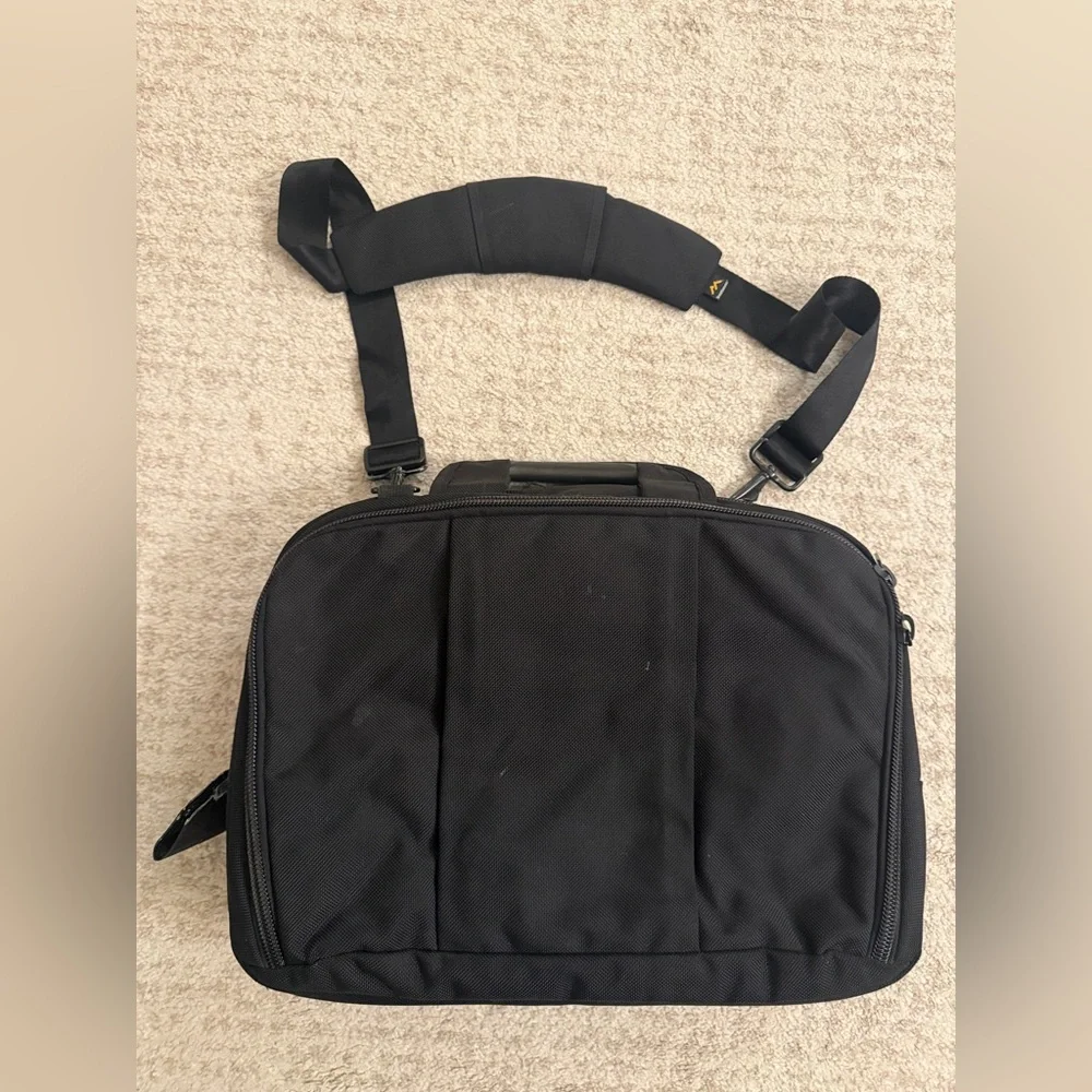 Brenthaven Black Shoulder Travel Laptop Bag with luggage strap Y2K, office